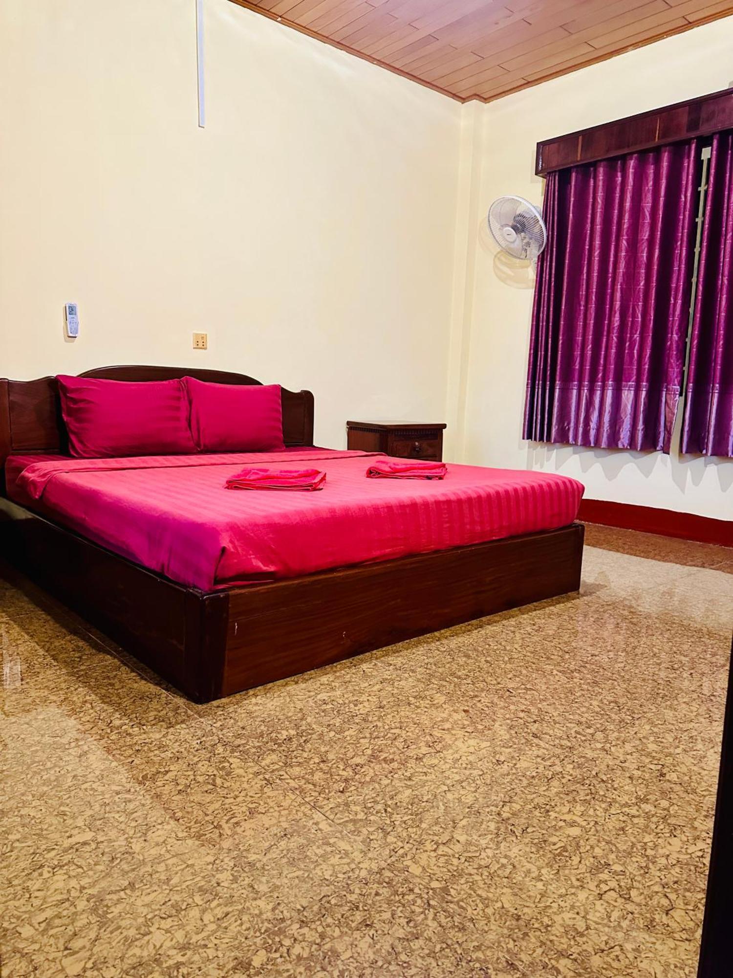 Savet Hostel Stoeng Treng エクステリア 写真