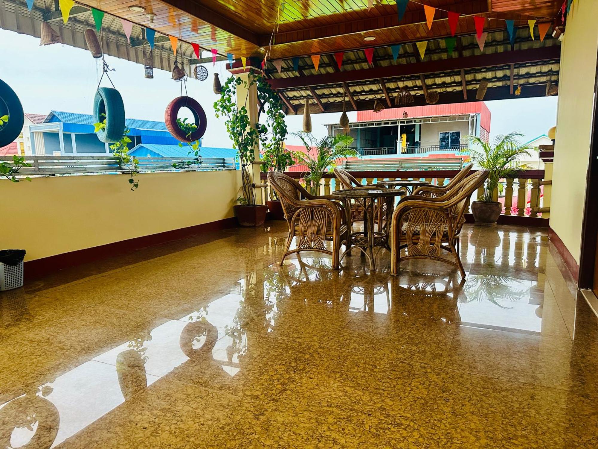 Savet Hostel Stoeng Treng エクステリア 写真